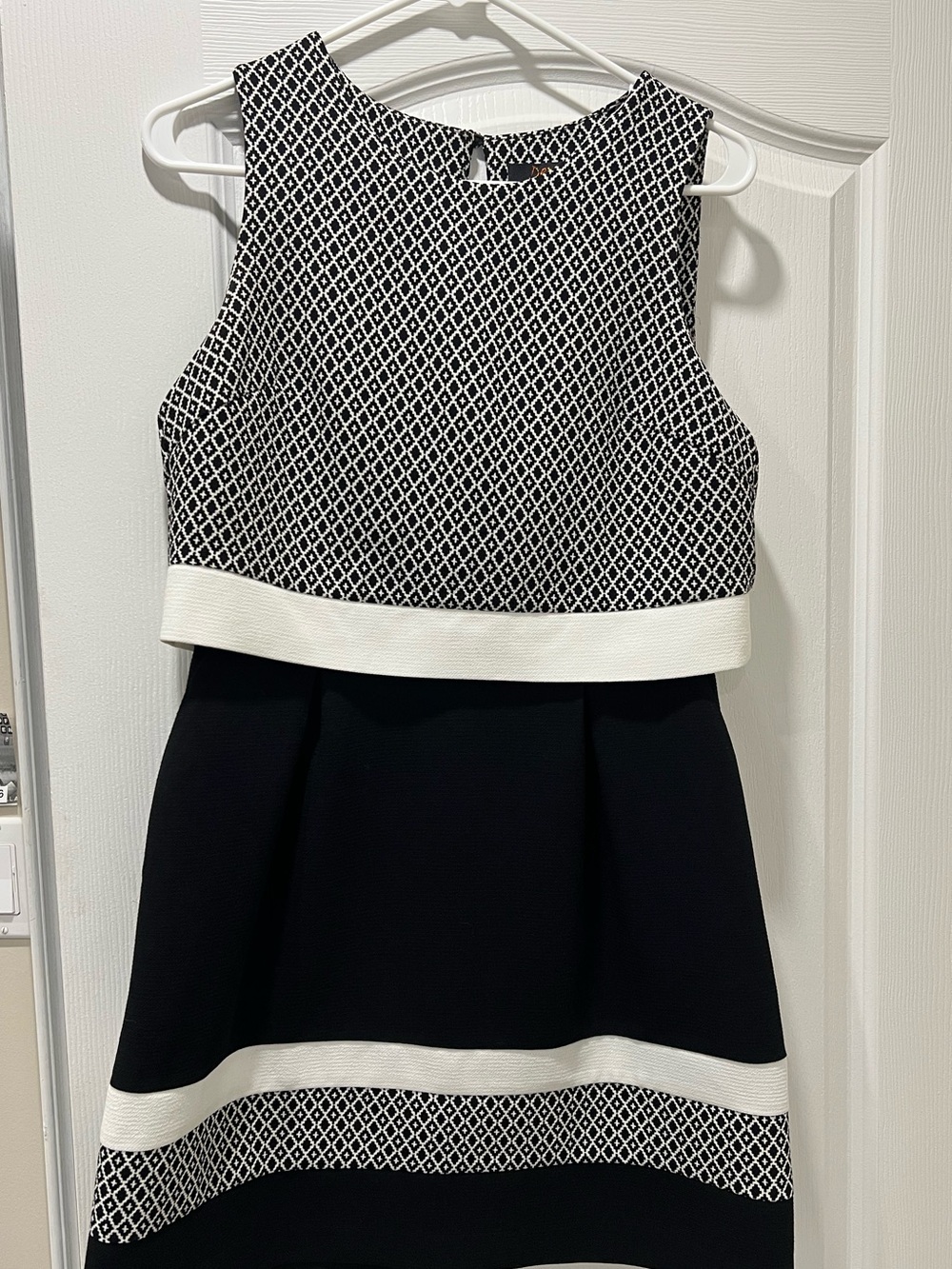 Dex Black and White Sleeveless Patterned A-Line Dress